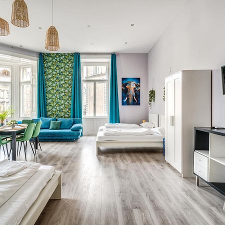 Apartamento Downtown Delight - Erzsebet Blvd - 13 Ppl Budapest Exterior foto
