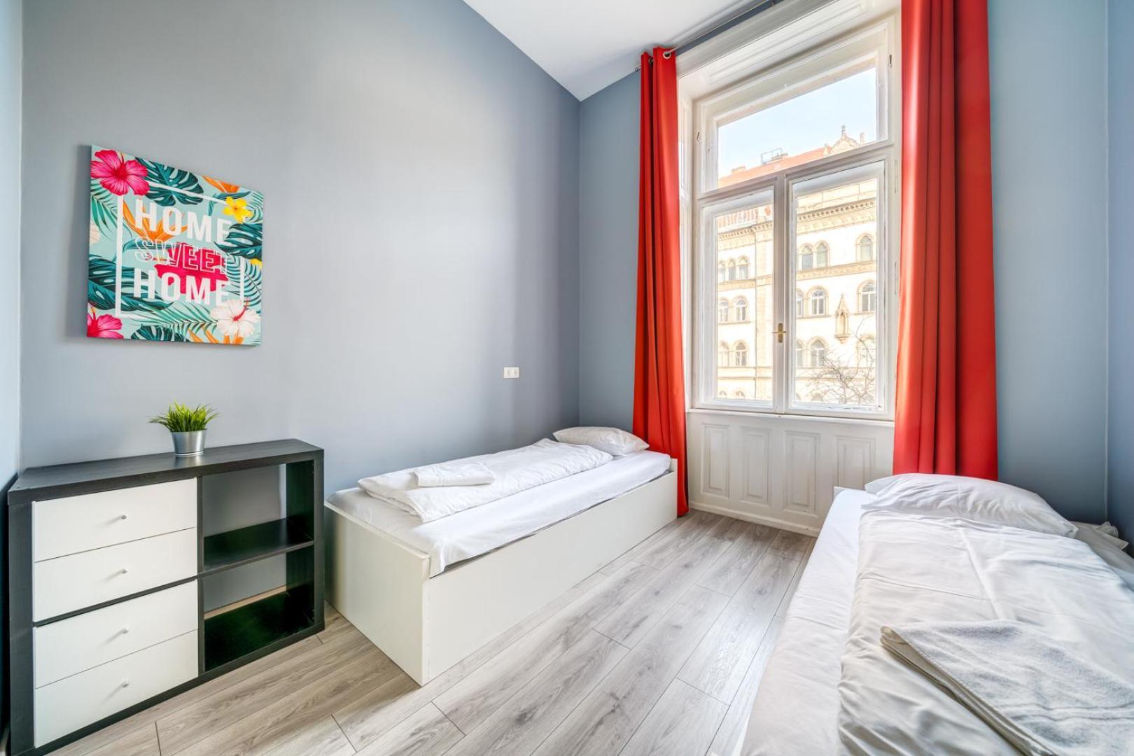 Apartamento Downtown Delight - Erzsebet Blvd - 13 Ppl Budapest Exterior foto